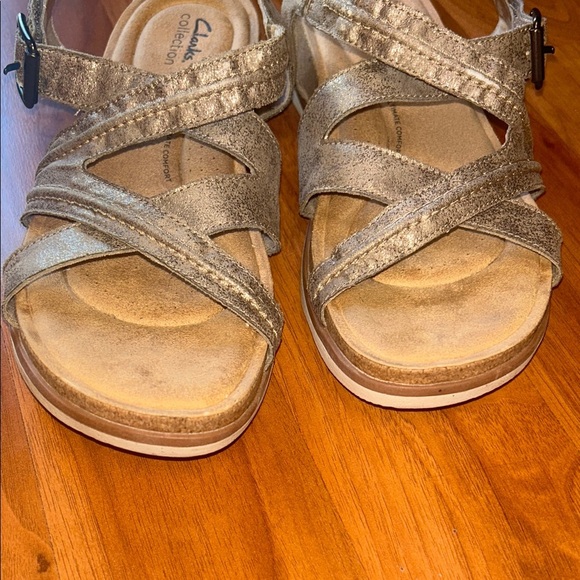 Clarks Women's Metallic Cross-Strap Sandals - Picture 4 of 9